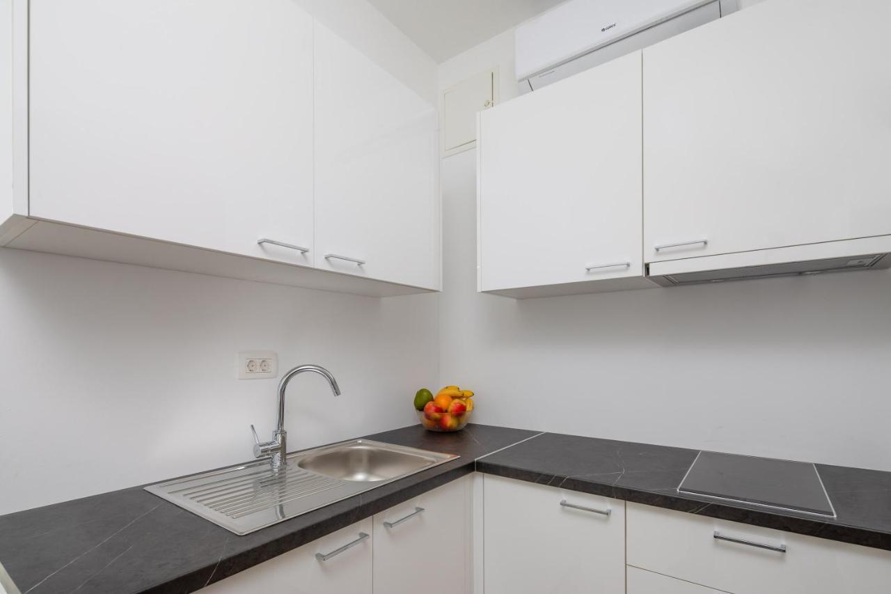 Apartamento Absolute Beach Holidays Dugi Rat Exterior foto
