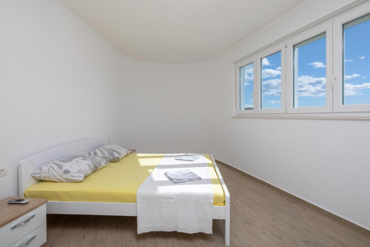 Apartamento Absolute Beach Holidays Dugi Rat Exterior foto