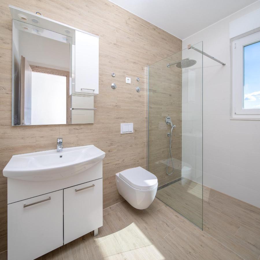 Apartamento Absolute Beach Holidays Dugi Rat Exterior foto