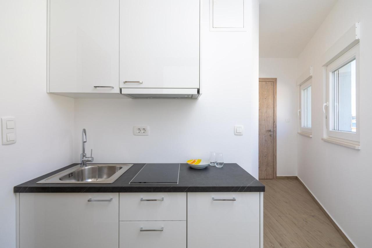 Apartamento Absolute Beach Holidays Dugi Rat Exterior foto